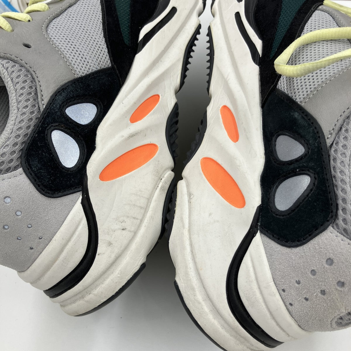 「YEEZY Boost 700 Wave Runner」 ローカットスニーカー B75571