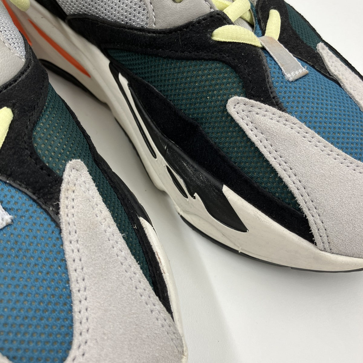 「YEEZY Boost 700 Wave Runner」 ローカットスニーカー B75571