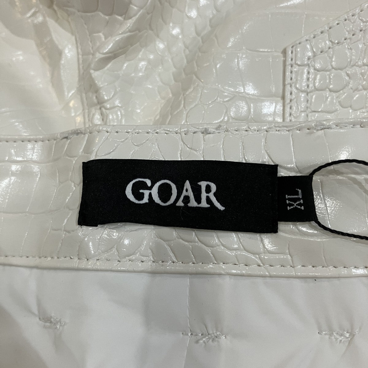 クロコ型押しジップデニムパンツ