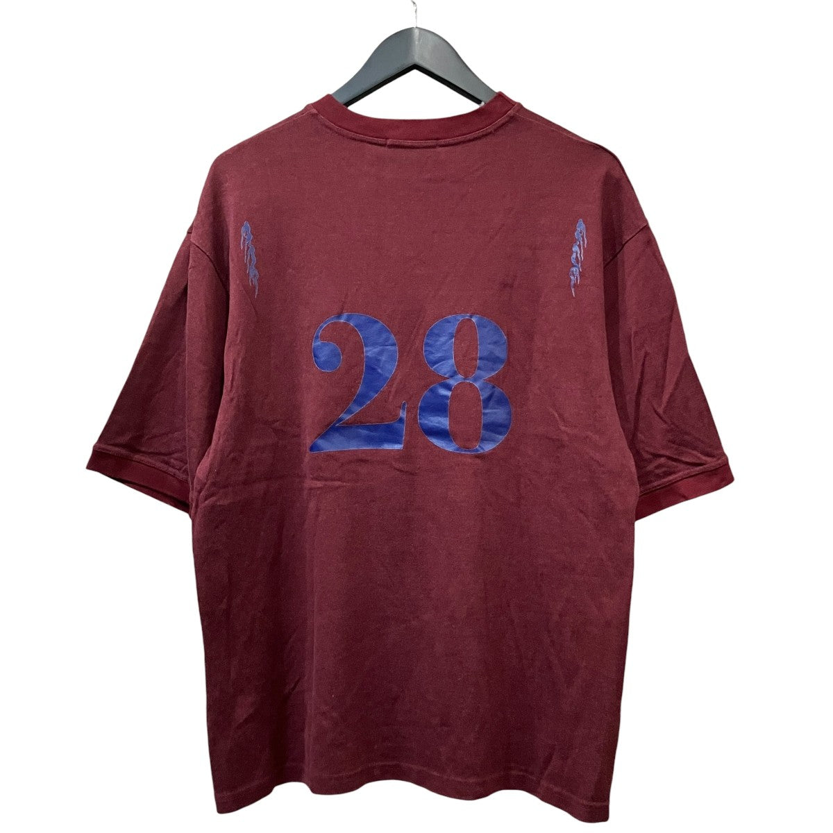 ワッペン付きTシャツ