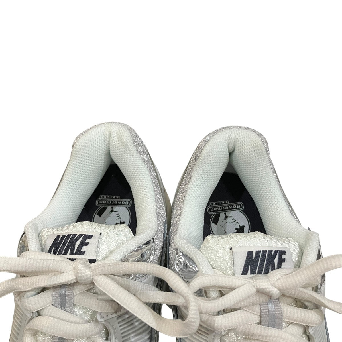 「NIKE W ZOOM VOMERO 5」スニーカーFD0884-025