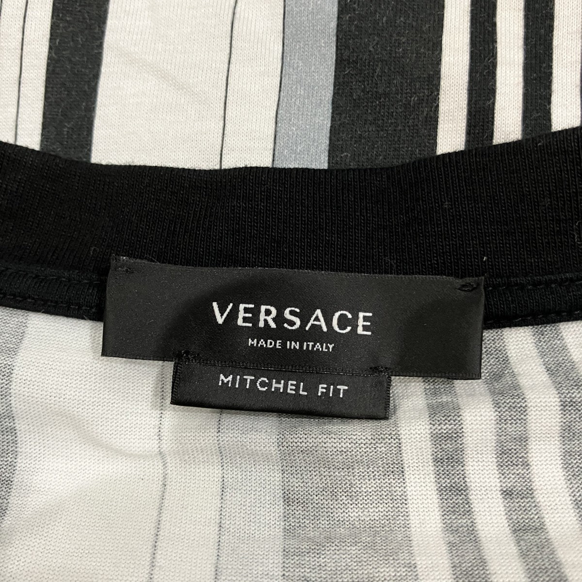VERSACE ボーダーロゴTシャツA89002 古着・中古-5枚目のアイテム画像