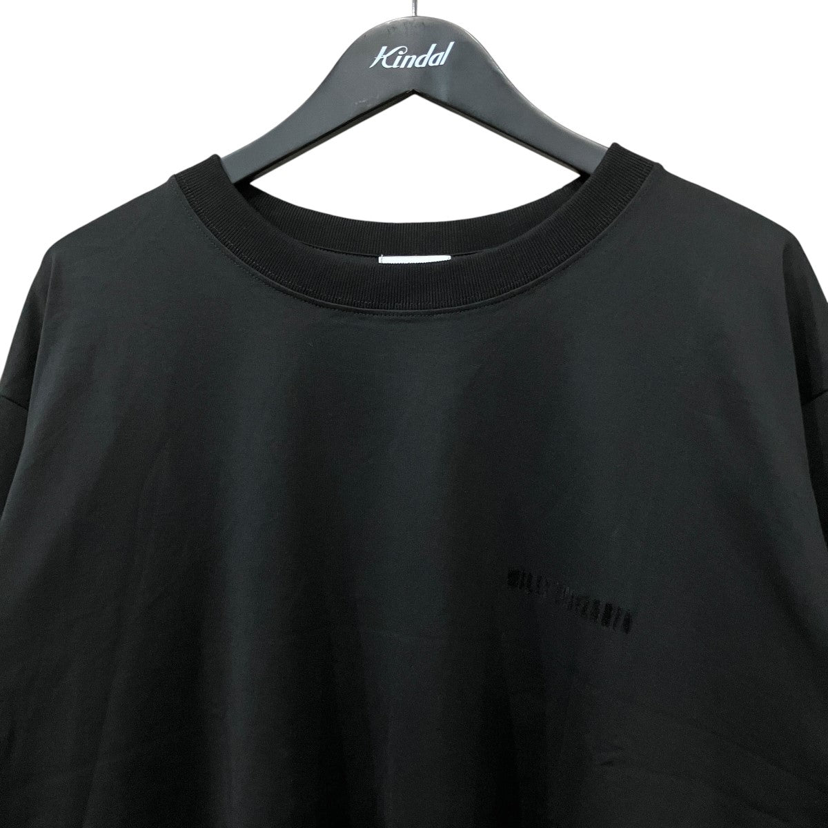 胸ロゴTシャツ