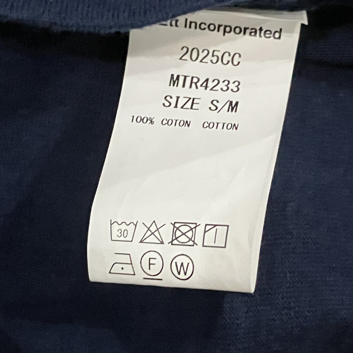 WネックTシャツ