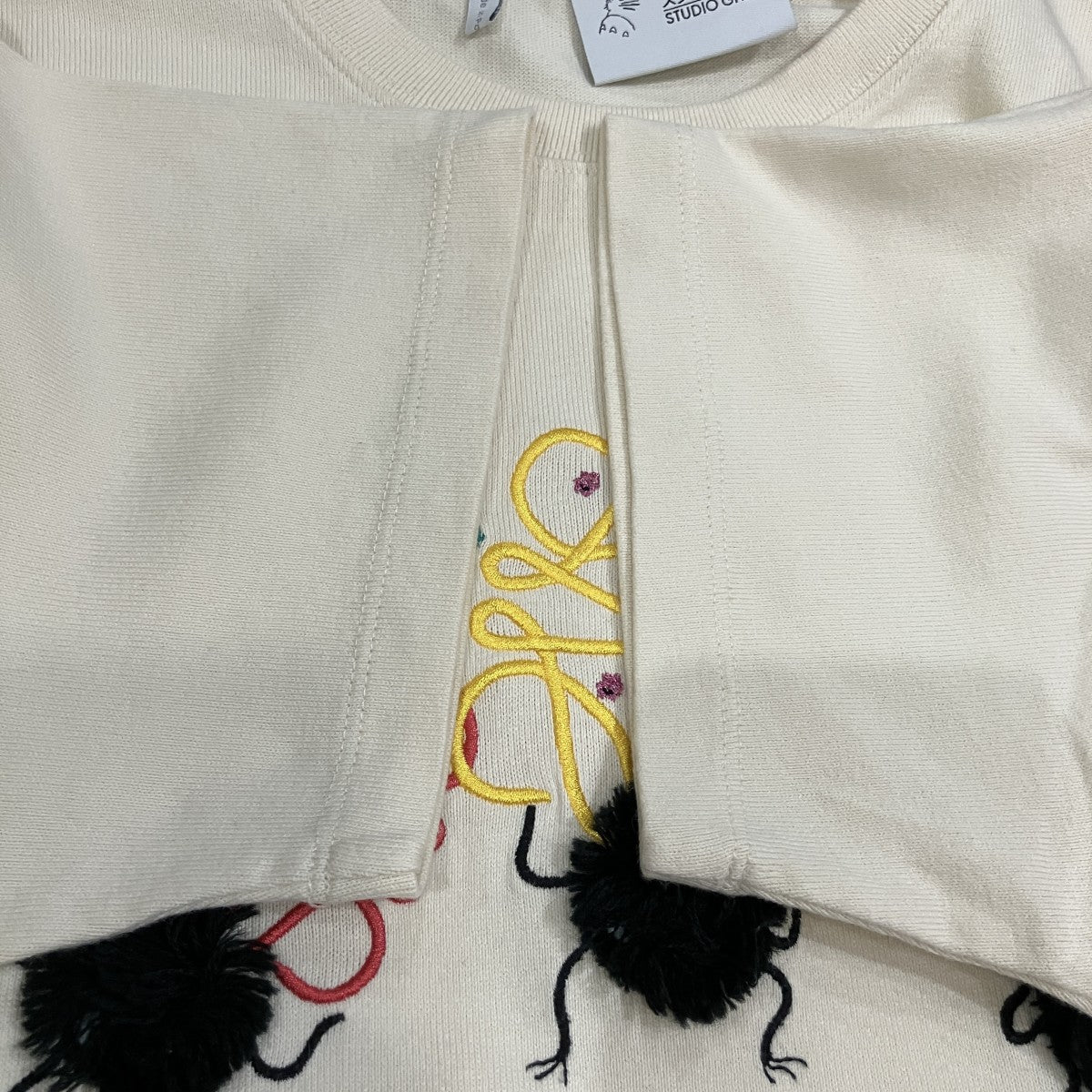 千と千尋の神隠し アナグラム ススワタリ ロゴ Tシャツ