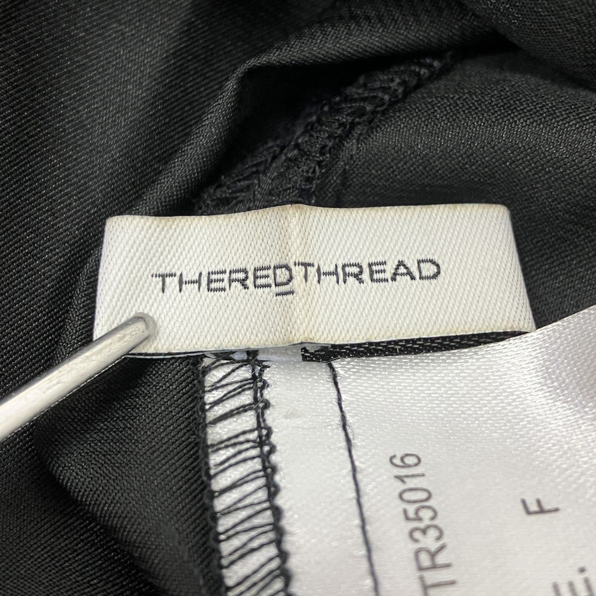 THEREDTHREAD サテンスカートTR35016 古着・中古-3枚目のアイテム画像