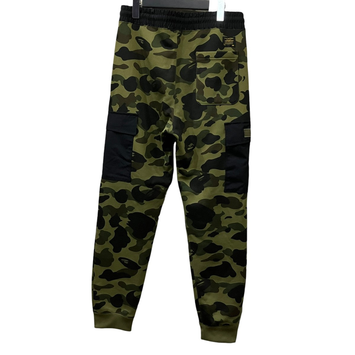 A BATHING APE(アベイシングエイプ) 迷彩柄シャークパンツ