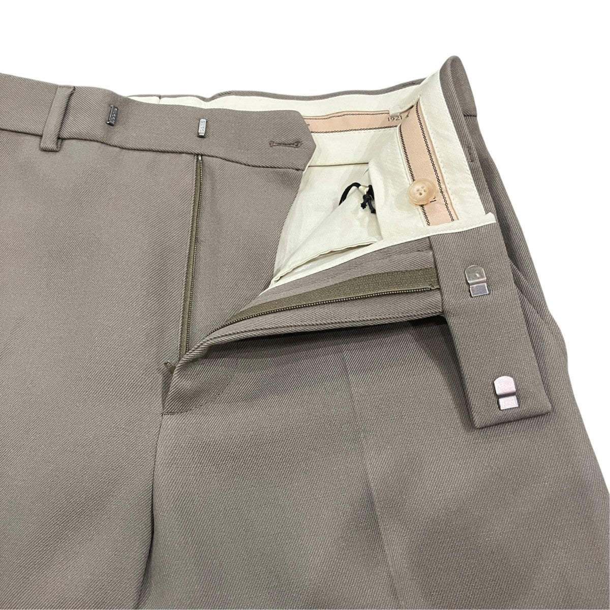 ロールアップパンツ