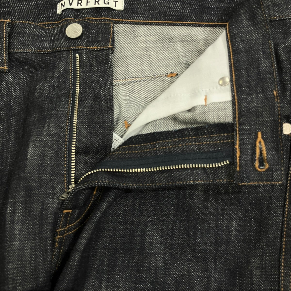 3D TWISTED JEANS デニムパンツ