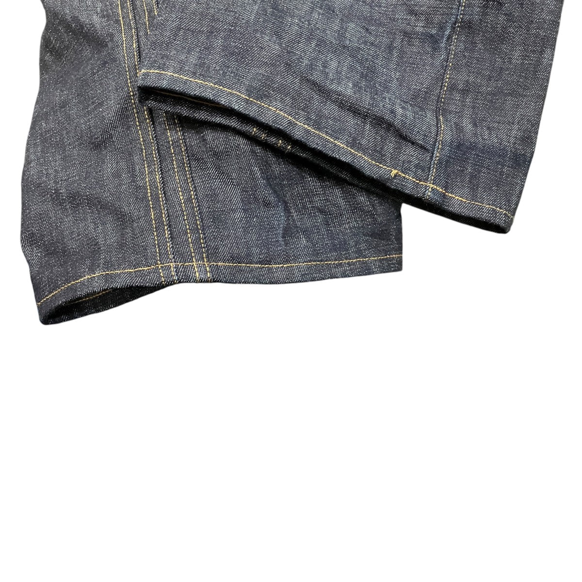 3D TWISTED JEANS デニムパンツ