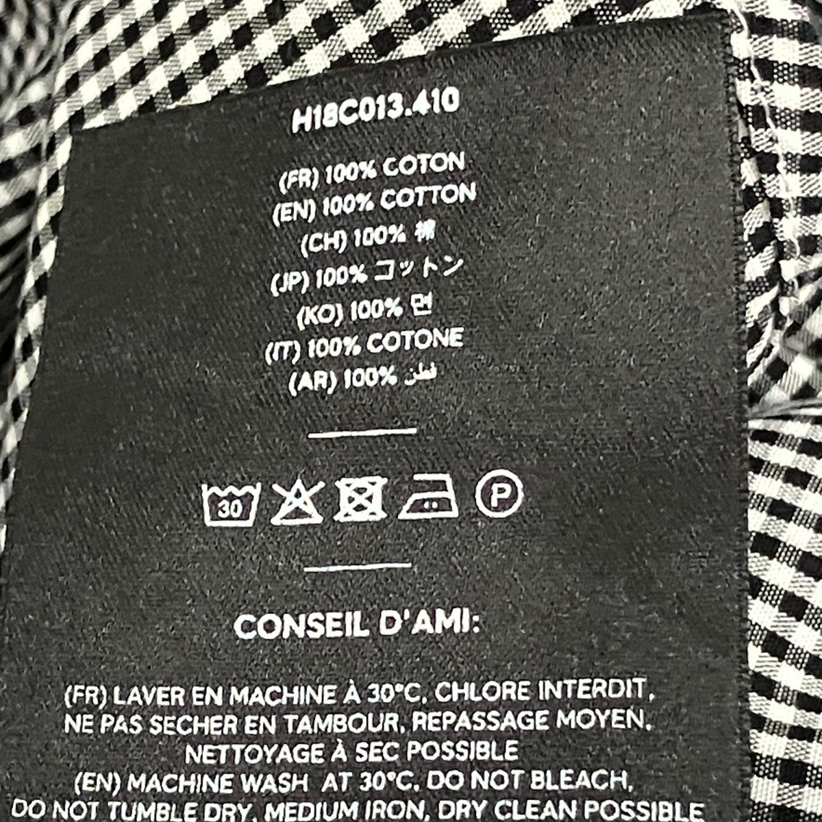 チェックシャツ