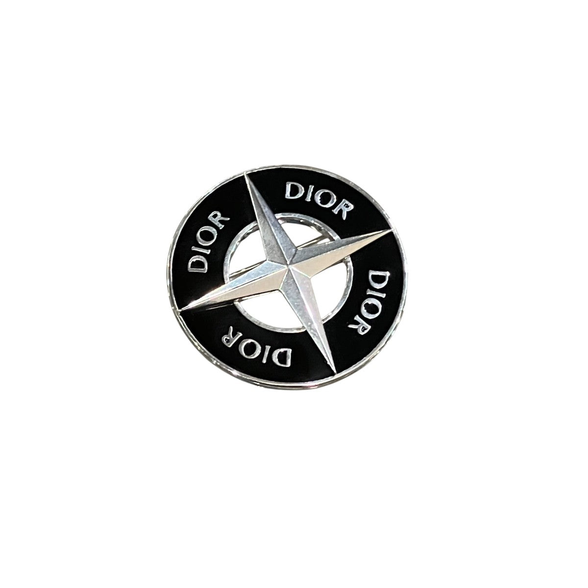 DIOR×STONE ISLAND ピンズ 古着・中古-1枚目のアイテム画像