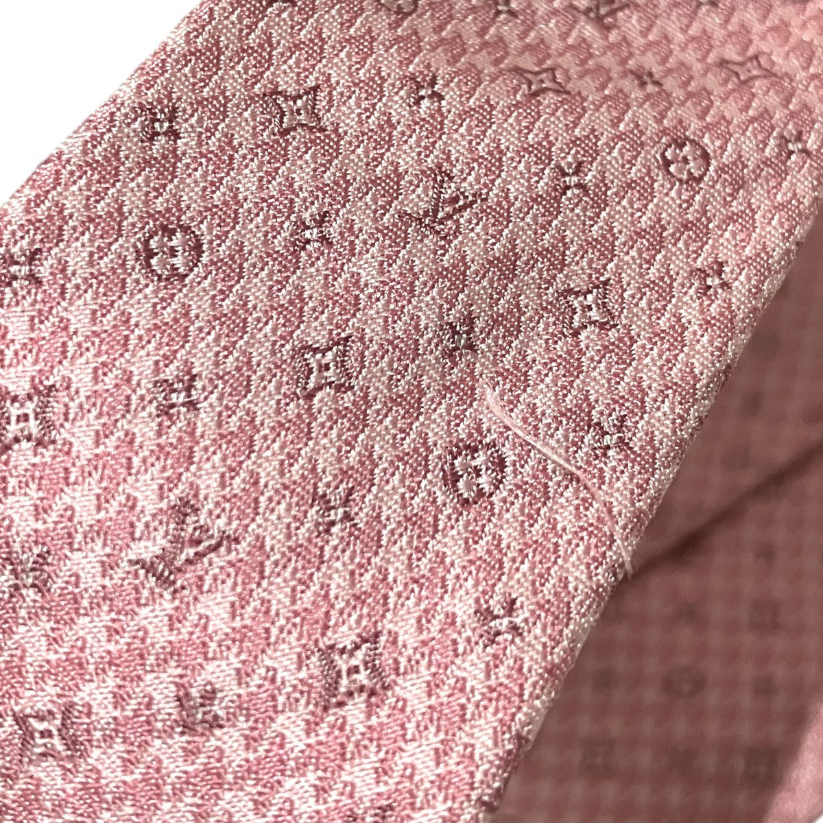 LOUIS VUITTON 【クラヴァット・モノグラム ピエ・ドゥ・プール】クラヴァット・モノグラム ピエ・ドゥ・プール ネクタイM75924 古着・中古-5枚目のアイテム画像