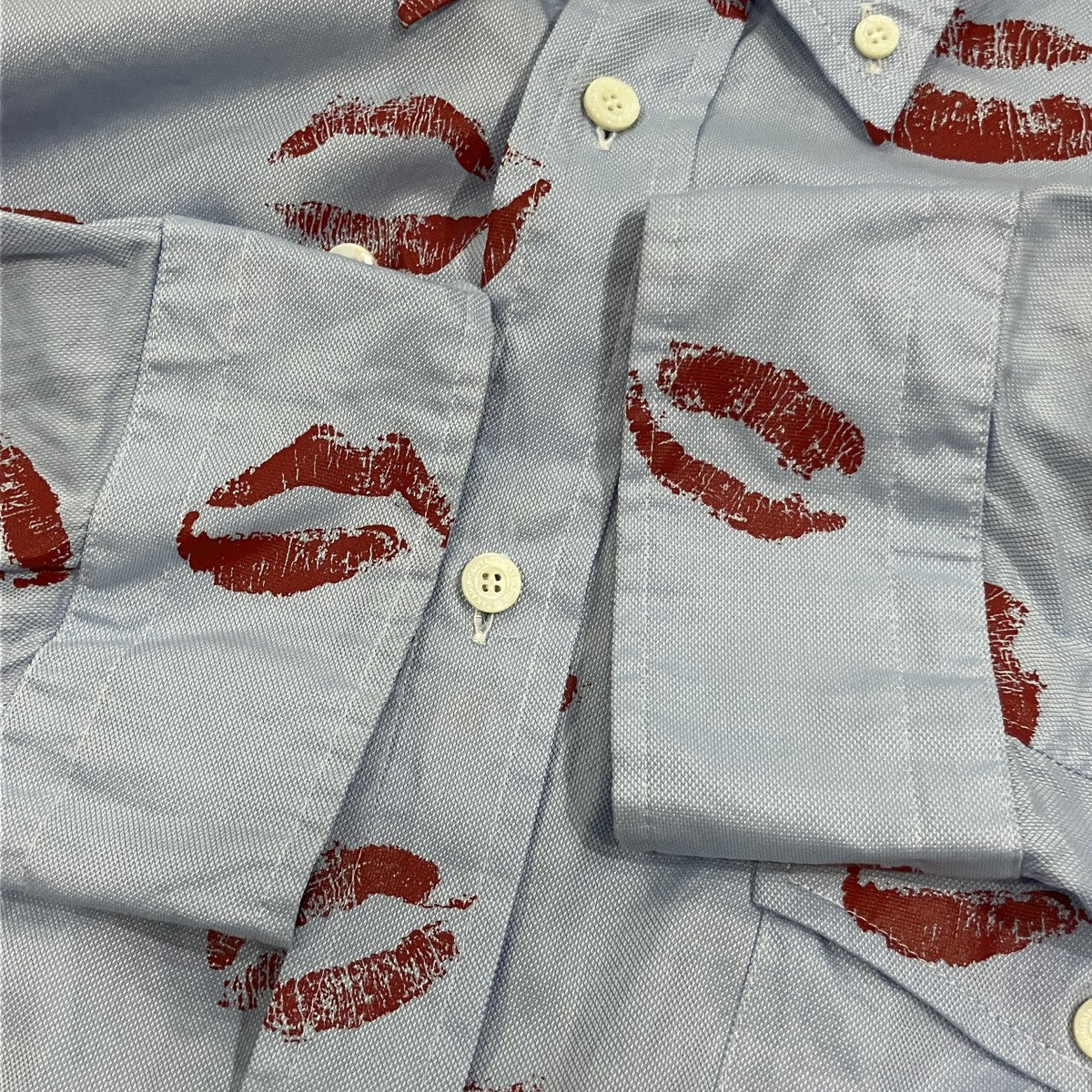 TAKAHIROMIYASHITA TheSoloIst． SAMPLE品／ ｢back gusset sleeve botton down shirt｣ リッププリントシャツ 古着・中古-4枚目のアイテム画像