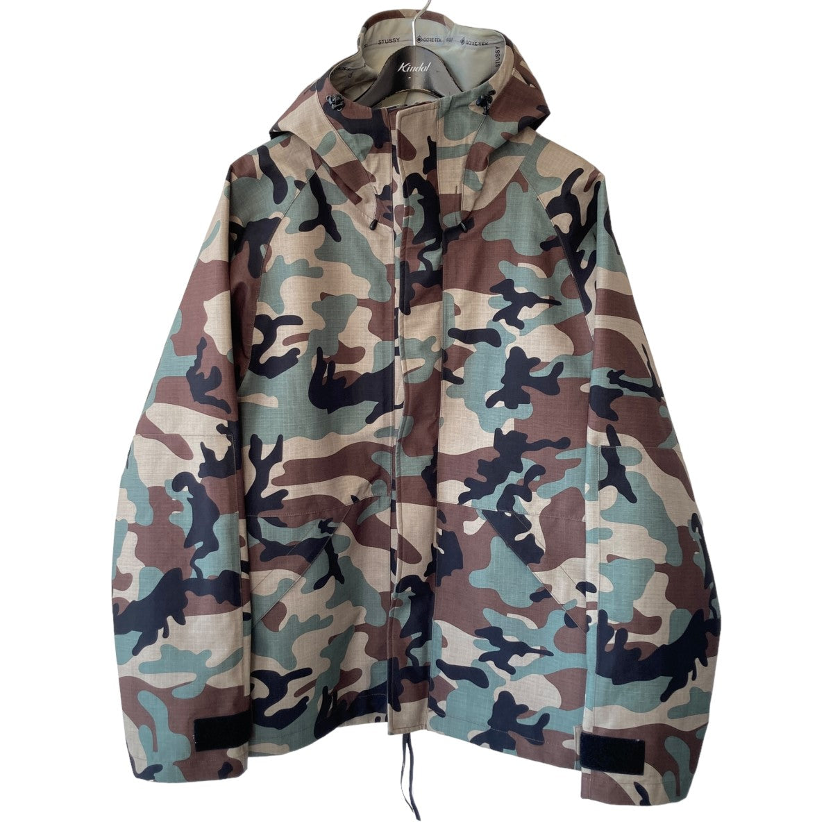 stussy(ステューシー) GORE-TEX 3LAYER CAMO PARKAカモフラマウンテンパーカー オリーブ サイズ  M｜【公式】カインドオルオンライン ブランド古着・中古通販【kindal】