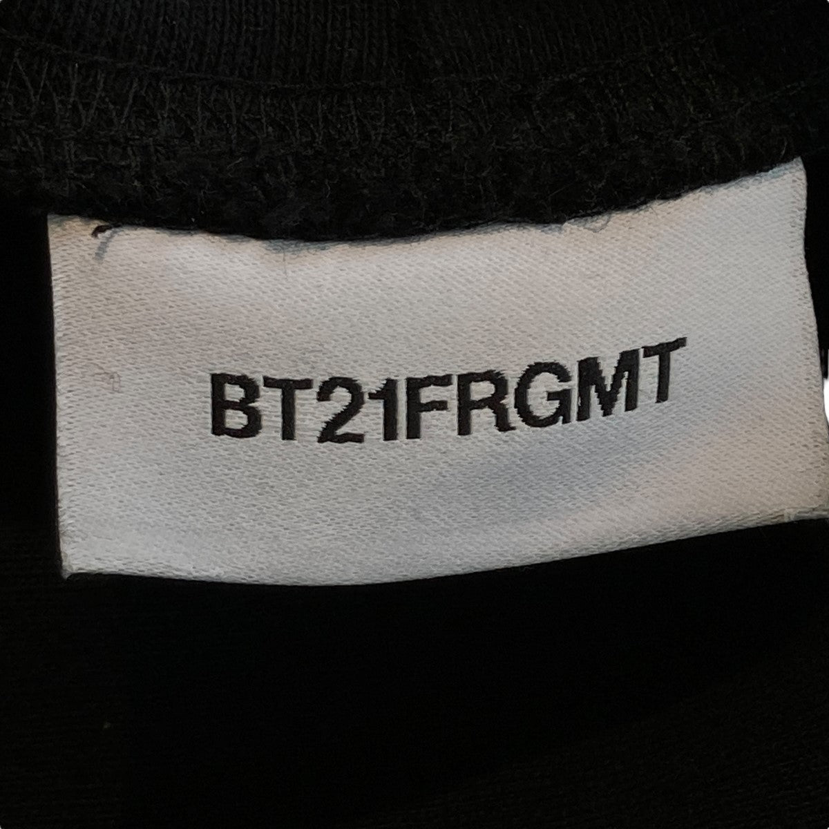  BT21 X FRAGMENT トップス 古着・中古アイテム