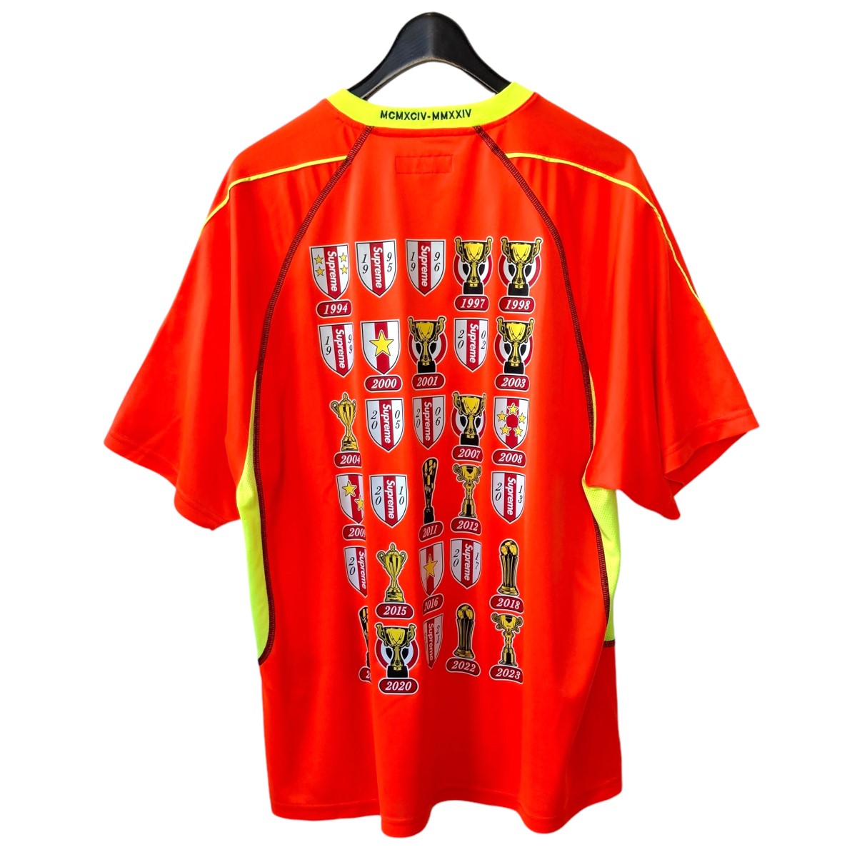 Supreme Glitter Football Top フットボールジャージー Supreme Glitter Football Top (SS20) - $98