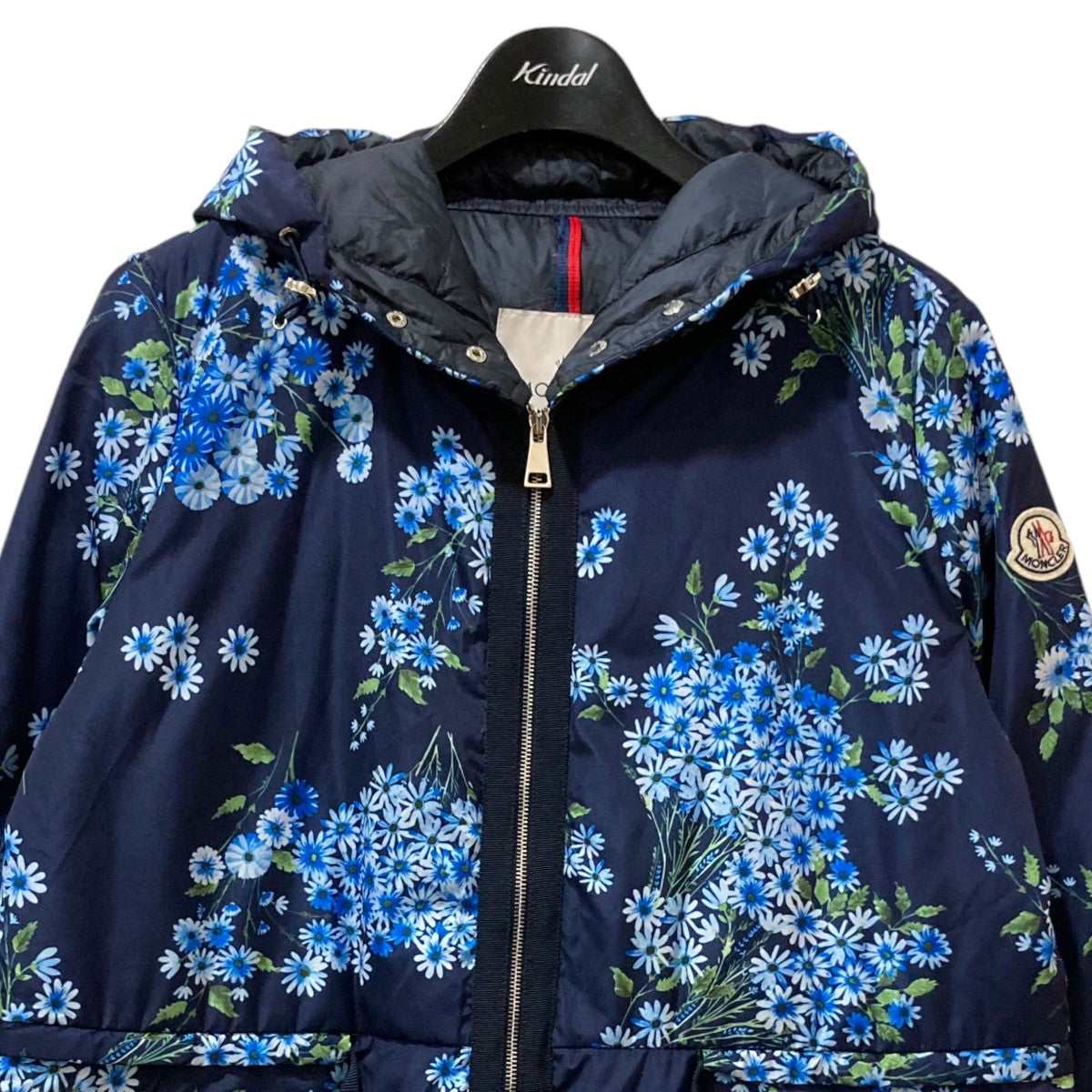 MONCLER(モンクレール) 花柄ダウンブルゾンD10934630705 D10934630705 ネイビー サイズ  1｜【公式】カインドオルオンライン ブランド古着・中古通販【kindal】