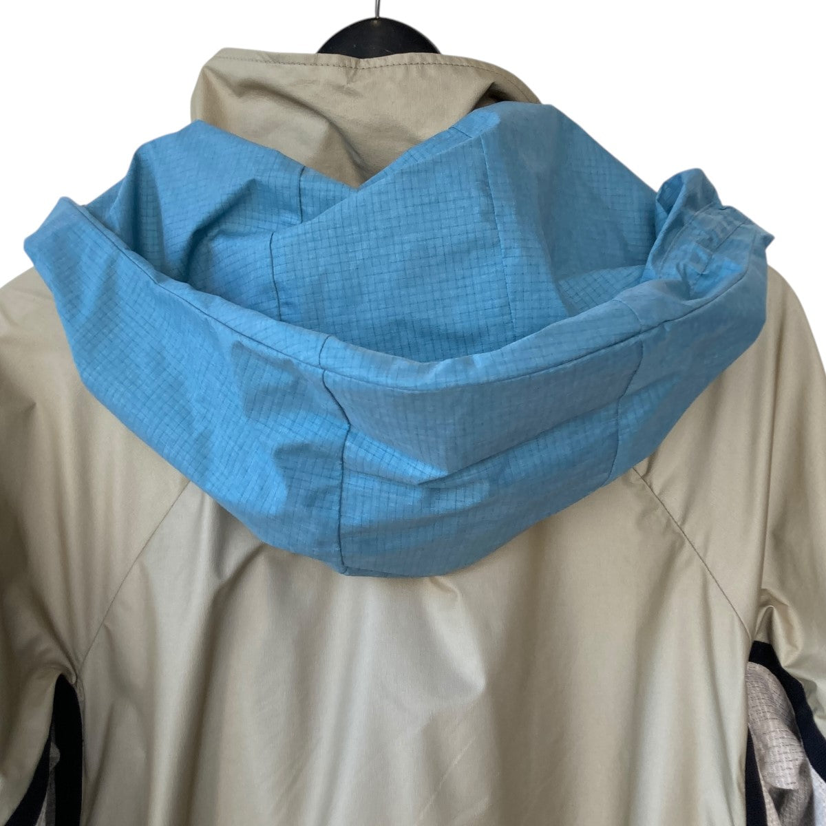 バイボレのGORE-TEX S-Hybrid Hooded Jacket マウンテンパーカー 21-011-610-0007-1-0です。 BYBORRE アウター 古着・中古アイテム