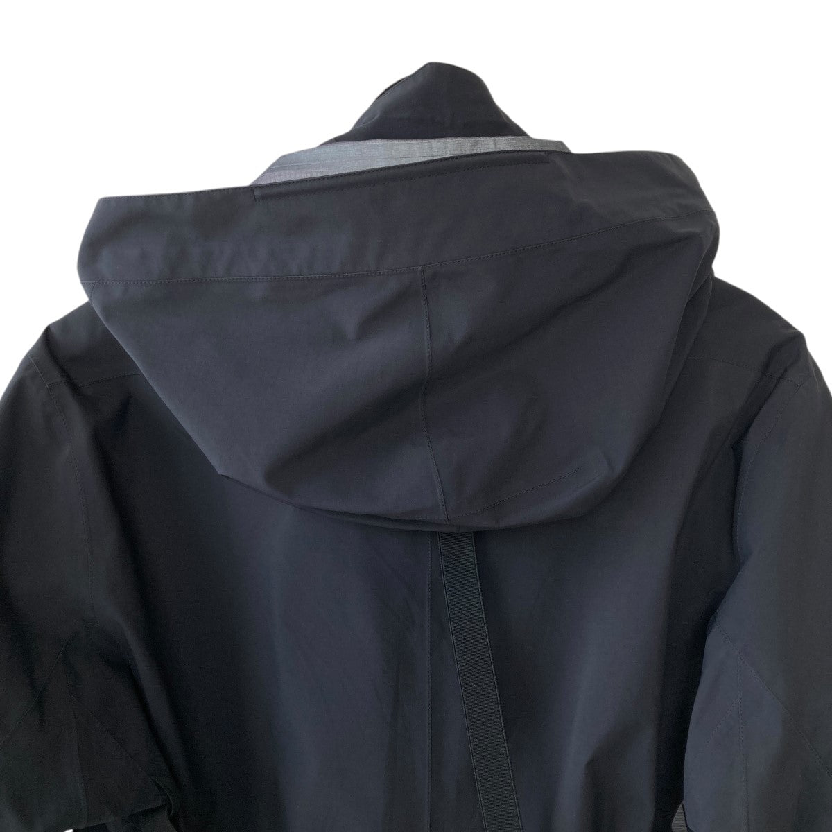 アクロニウムの3L GORE-TEX PRO INTEROPS FIELD JACKET マウンテンパーカー J56-GTです。 ACRONYM 古着・中古 アウター アイテム