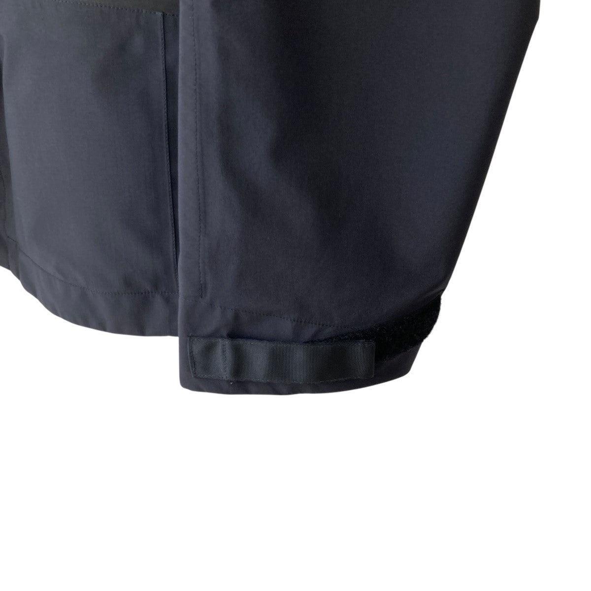 アクロニウムの3L GORE-TEX PRO INTEROPS FIELD JACKET マウンテンパーカー J56-GTです。 ACRONYM 古着・中古 アウター アイテム
