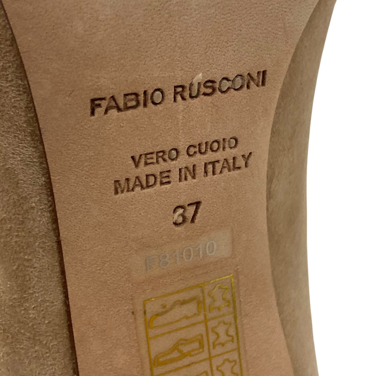ファビオルスコーニのスウェードパンプスです。 FABIO RUSCONI 古着・中古 シューズ アイテム