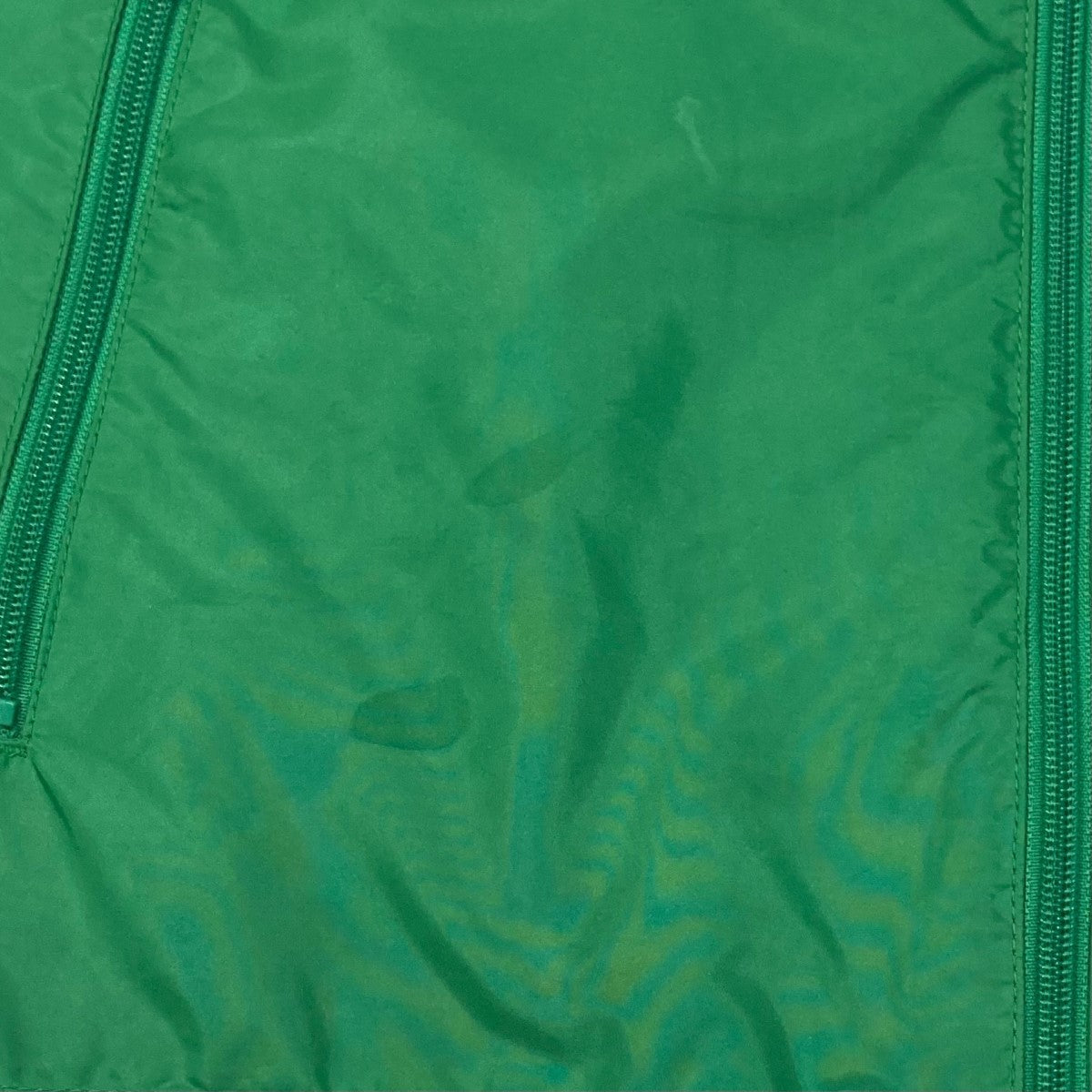 PRADAプラダ ナイロンジャケット グリーン緑 RE-NYLON 美品　46 PRADAプラダ ナイロンジャケット グリーン緑 RE-NYLON 美品 46