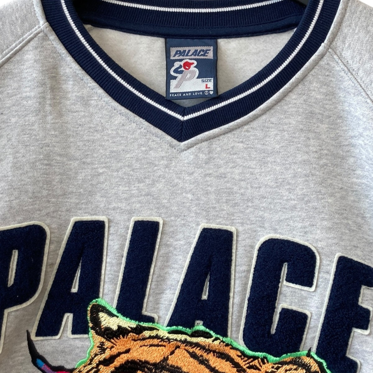 PALACE(パレス) 25SSTORA TORA CREWスウェットトレーナー グレー