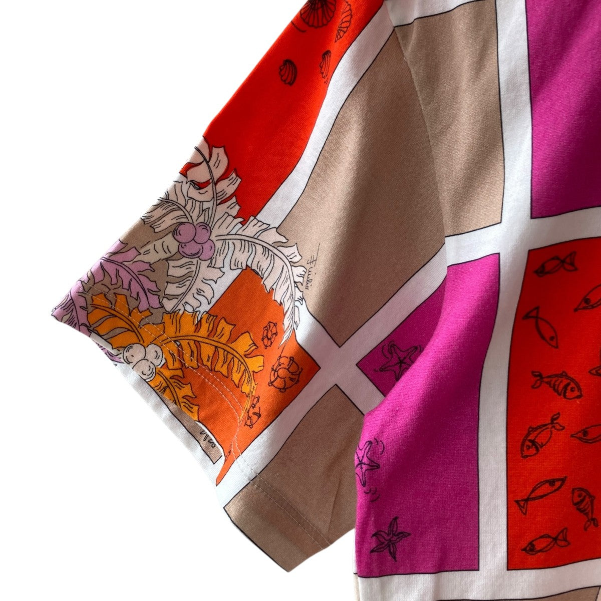 エミリオプッチ Emilio Pucci 総柄 カットソー 81JP10 アイボリー、ピンク サイズ：XS Emilio Pucci(エミリオプッチ) 総柄カットソー81JP10 81JP10