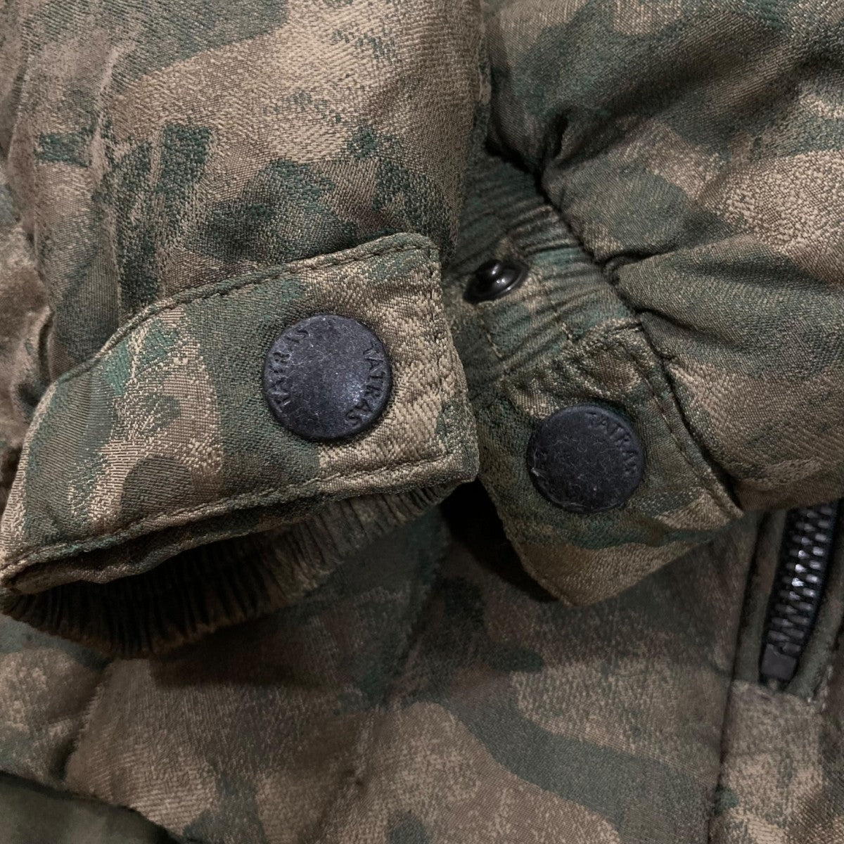 【美品】TATRAS タトラス ダウンジャケット　カモフラ　迷彩　L　レディース TATRAS（タトラス） 迷彩 長袖 ダウンジャケット 2 グリーン系