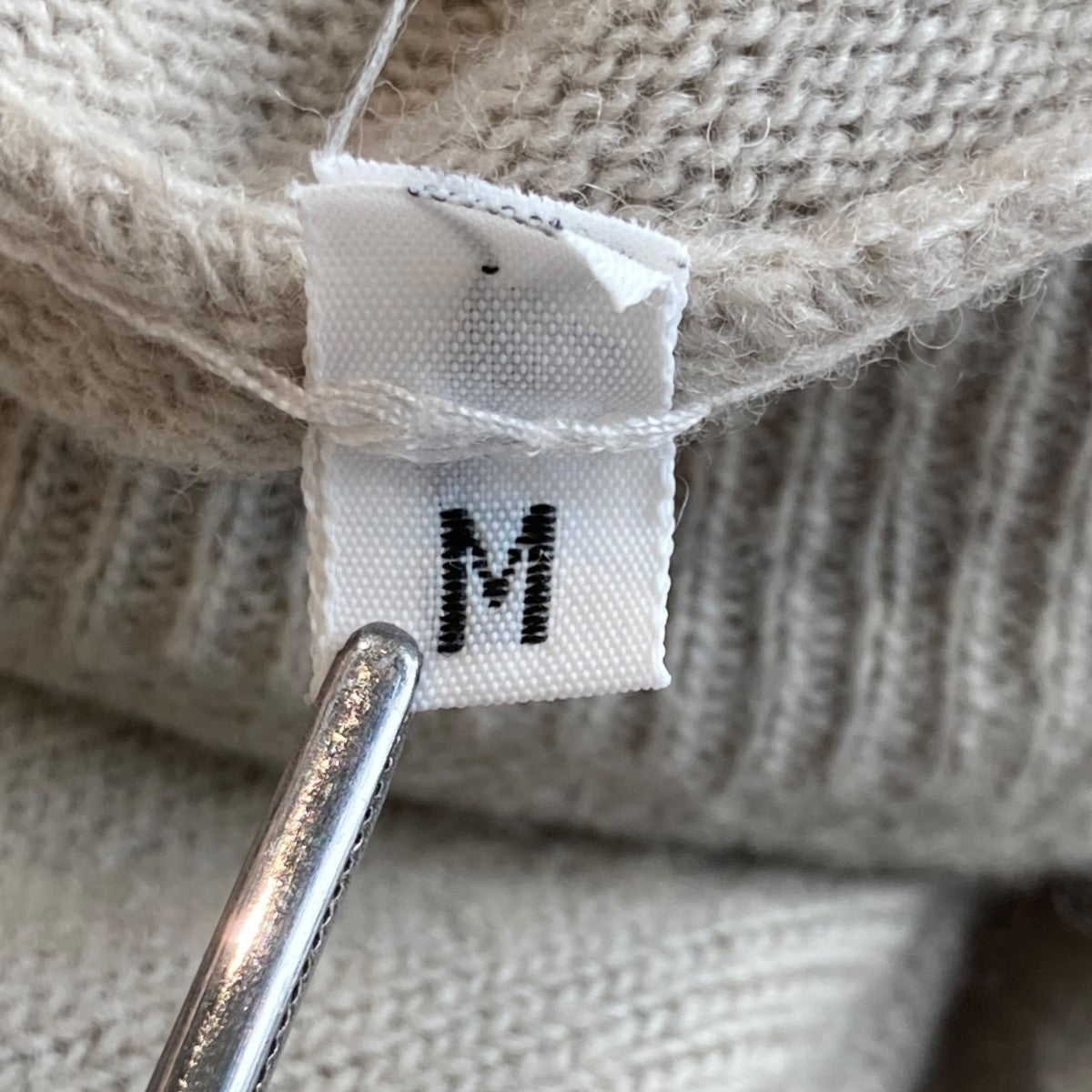 かさ 様の専用品です。　マルタンマルジェラここのえ期　ミニマルなVネックニット MM6 Maison Margiela(マルタンマルジェラ) LOOSE FIT ここのえタグ V