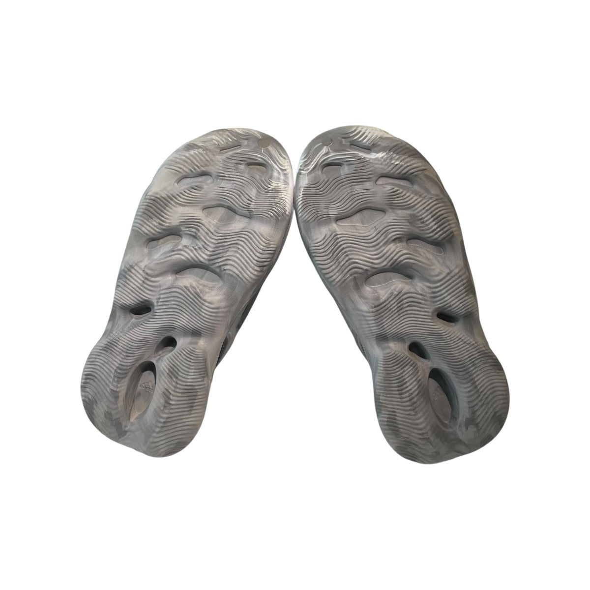 ADIDAS YEEZY FOAM RUNNER グレー 28.5 20210325010500-0.webp