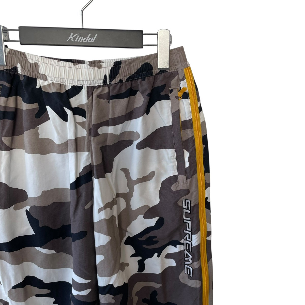 Supreme CONTRAST ZIP WARMカモ柄ナイロンパンツ 古着・中古-3枚目のアイテム画像