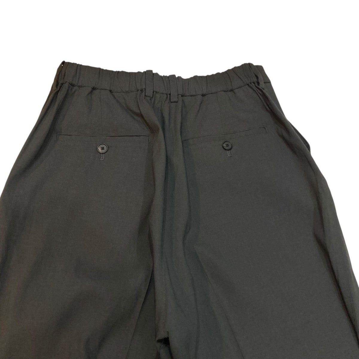 Cornier(コルニエ) スラックス ダークグレー サイズ M｜【公式