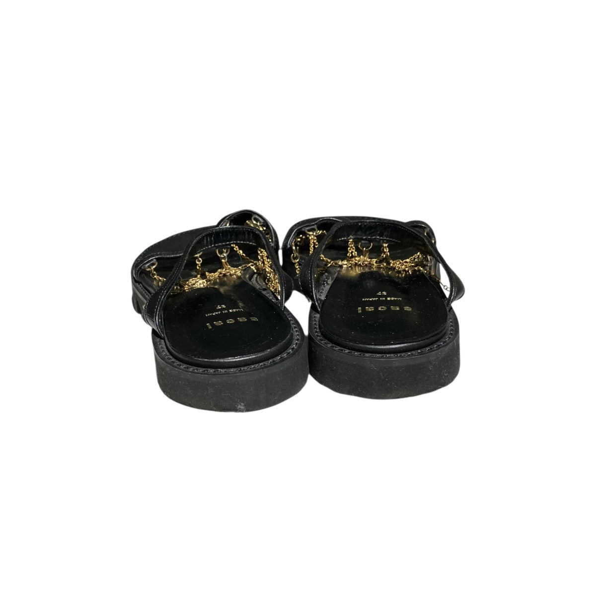 チェーン付きサンダル