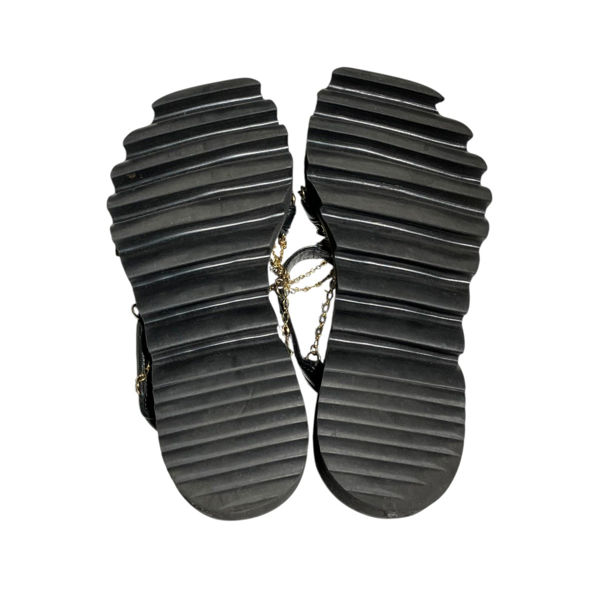 チェーン付きサンダル