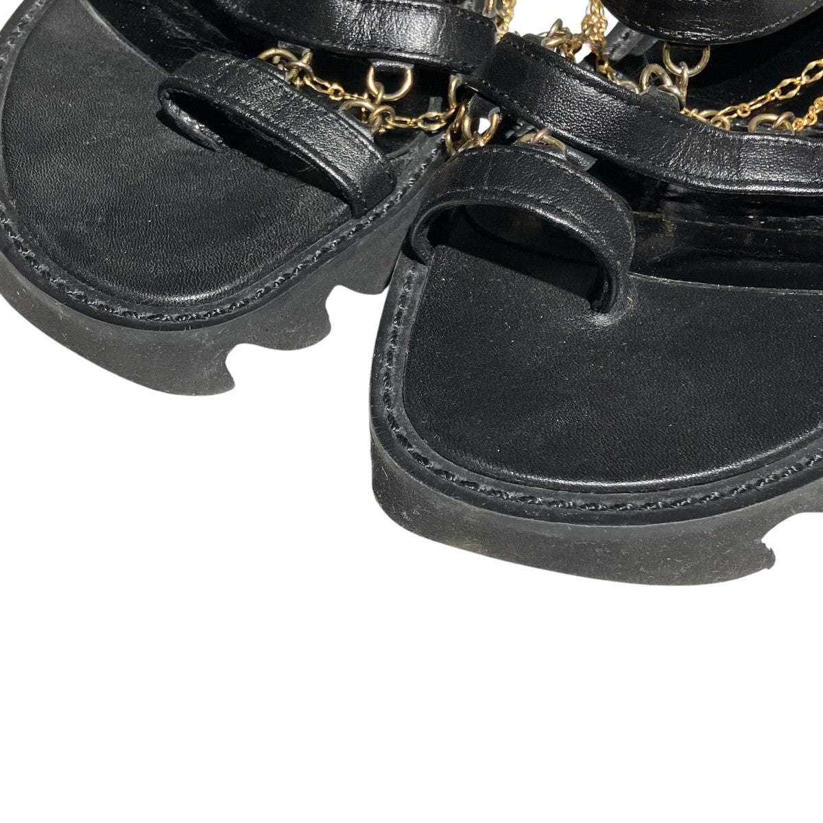 チェーン付きサンダル