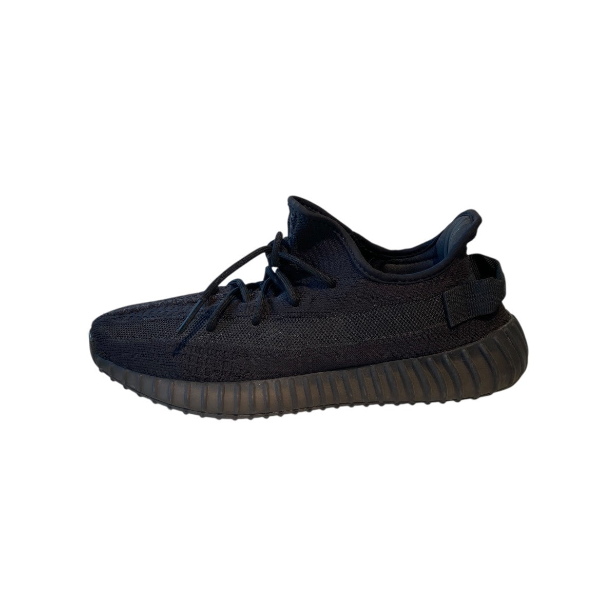 YEEZY Boost 350 V2 OnyxスニーカーHQ4540
