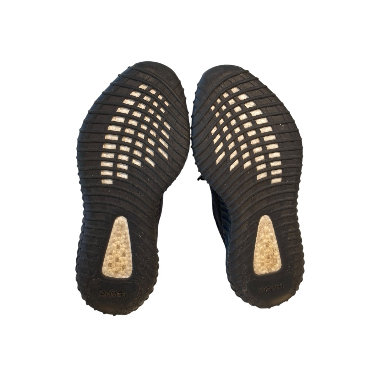 YEEZY Boost 350 V2 OnyxスニーカーHQ4540