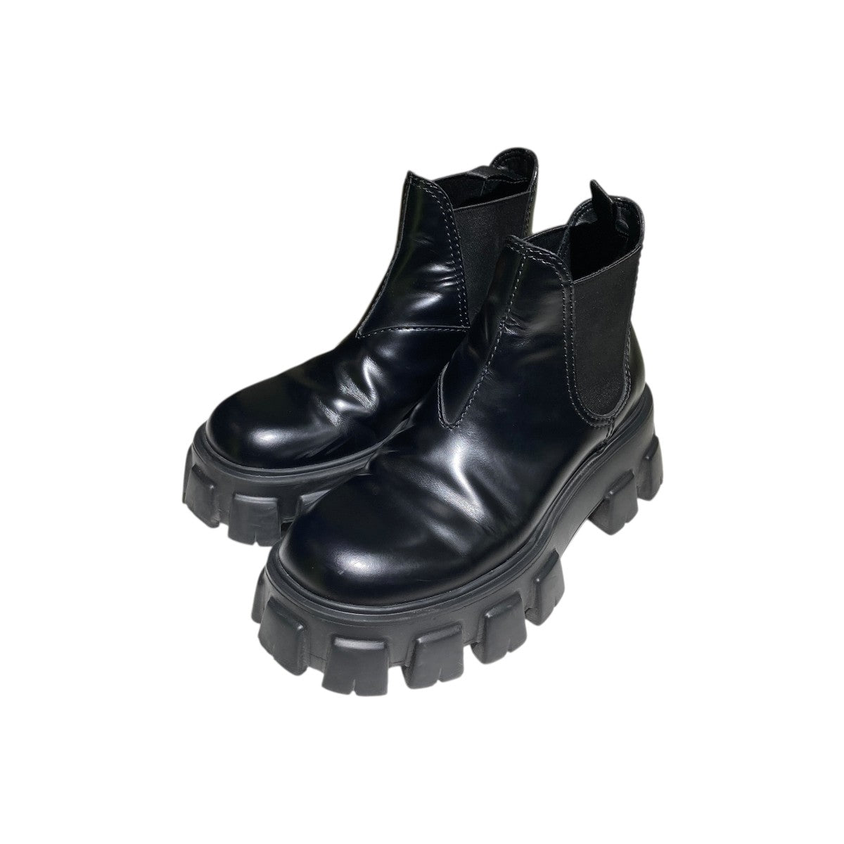 PRADA(プラダ) モノリス ブラッシュドレザーチェルシーブーツ2TE174
