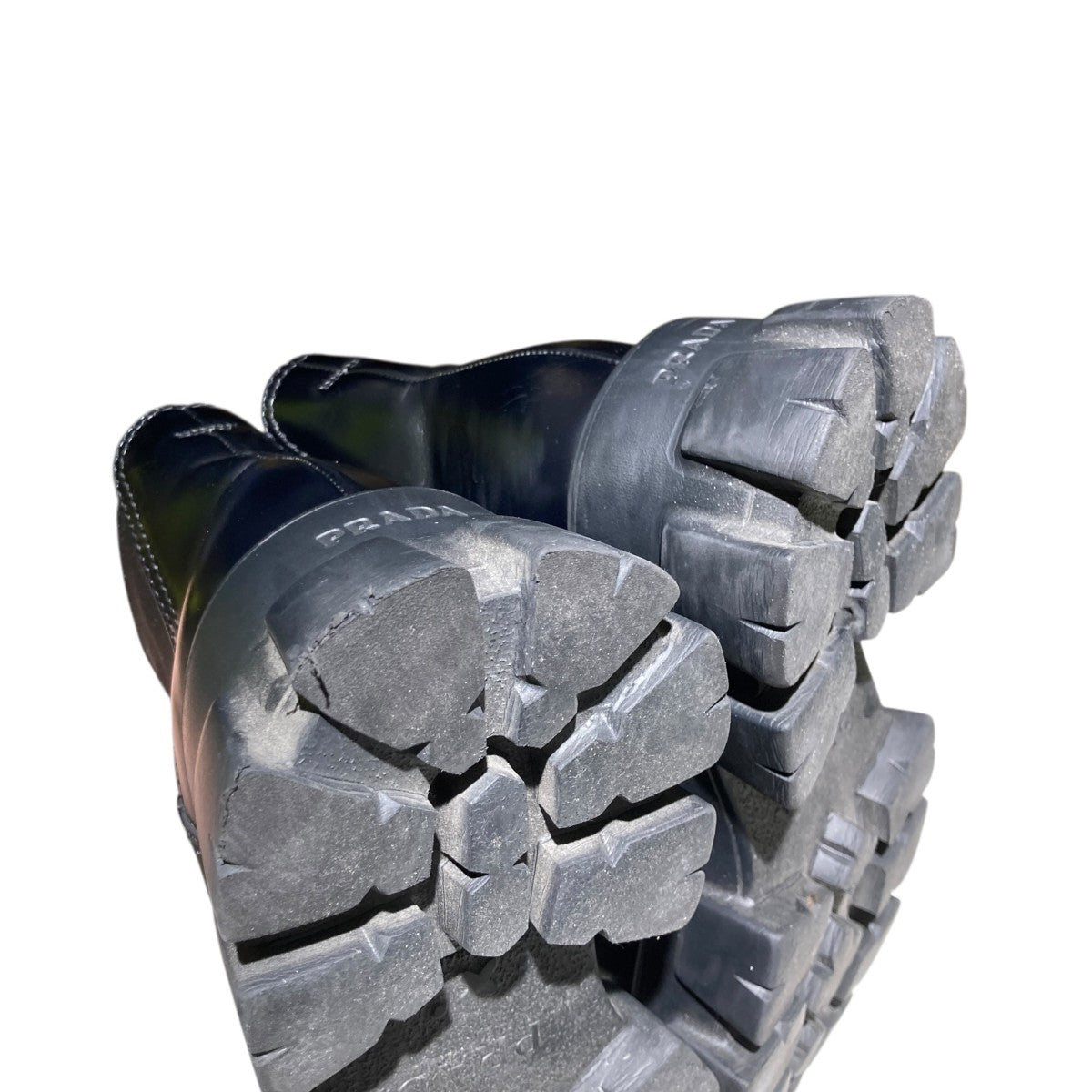 PRADA(プラダ) モノリス ブラッシュドレザーチェルシーブーツ2TE174