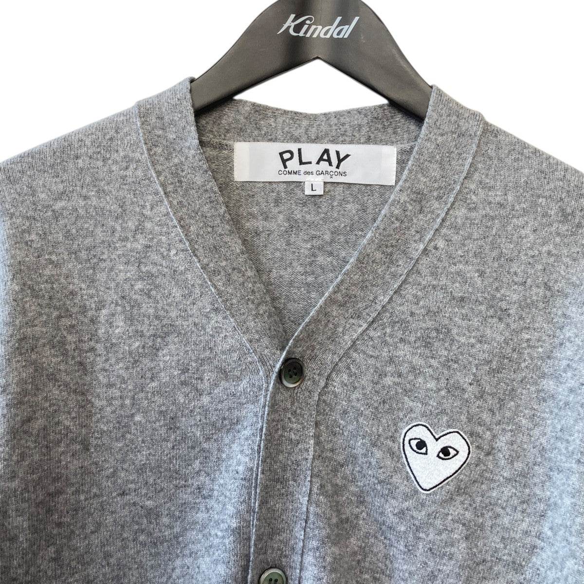 PLAY COMME des GARCONS(プレイコムデギャルソン) 胸刺繍カーディガン