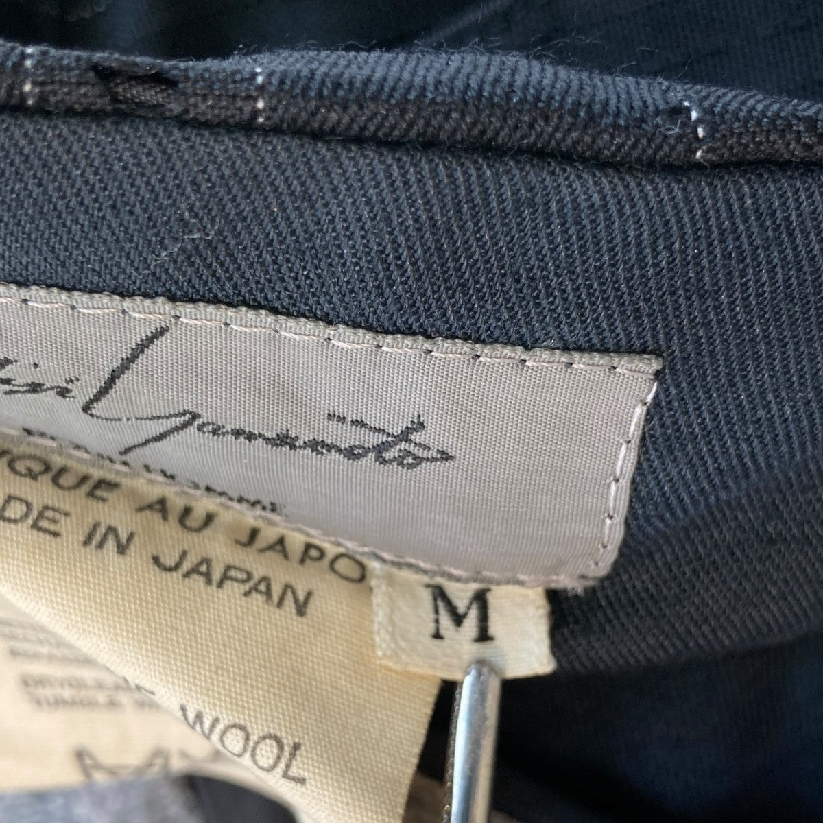 よるむページ COTTON BROAD ASYMMETRICAL FRILL SHIRT(S White): S'YTE｜THE SHOP