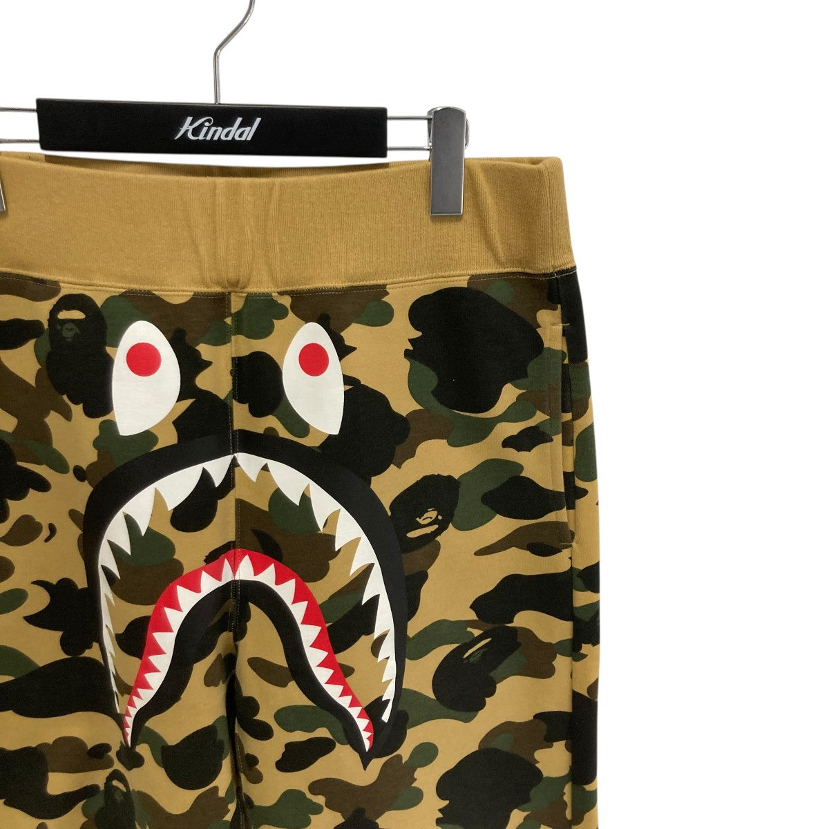 A BATHING APE(アベイシングエイプ) カモフラージュ柄スウェットパンツ