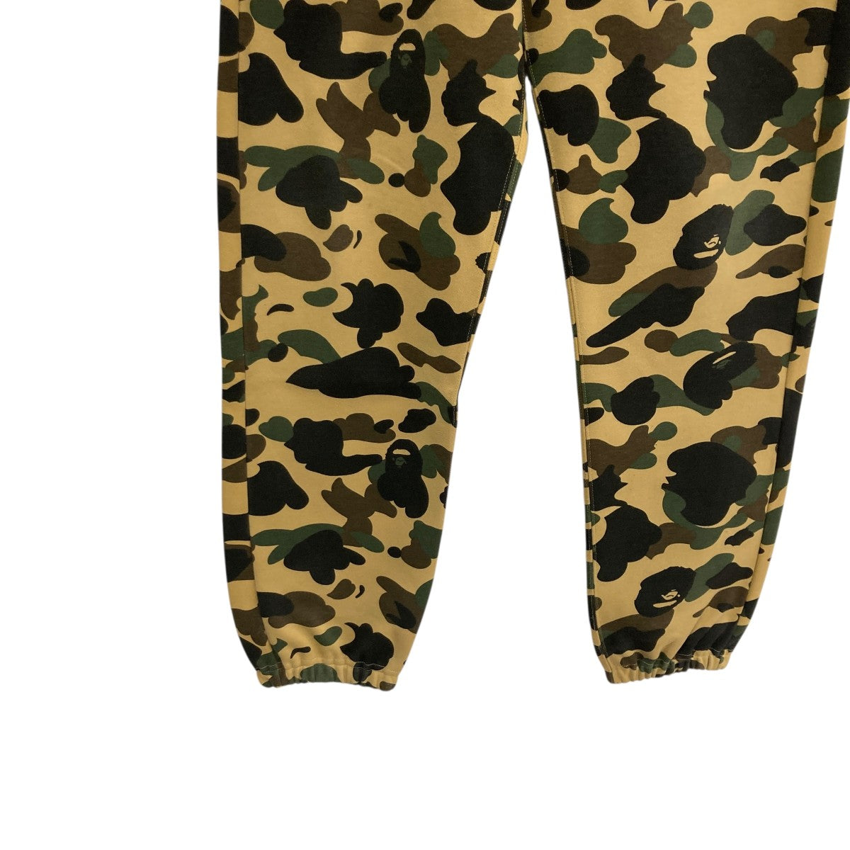 A BATHING APE(アベイシングエイプ) カモフラージュ柄スウェットパンツ