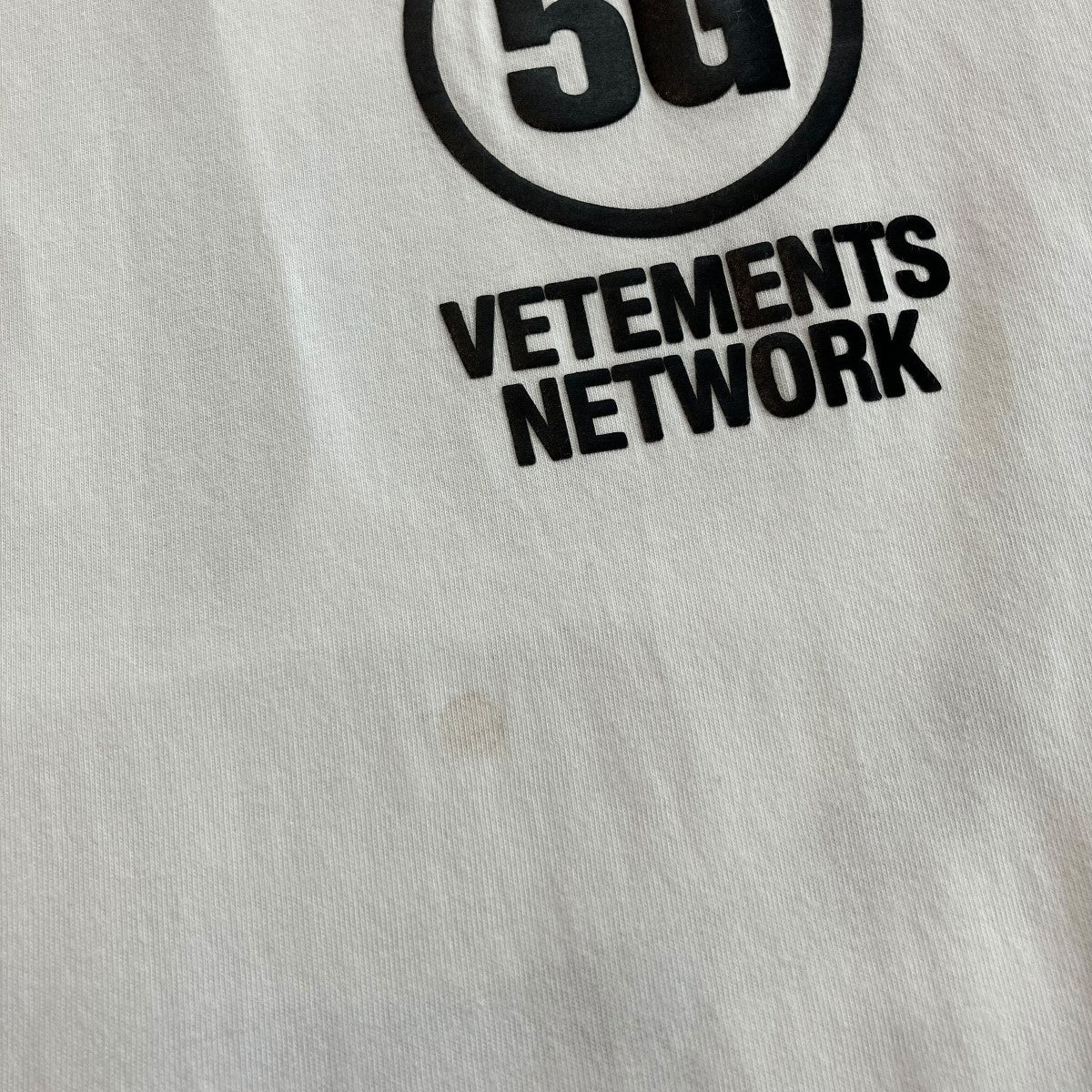 VETEMENTS 5G Logo TeeTシャツUA53TR390W 古着・中古-8枚目のアイテム画像