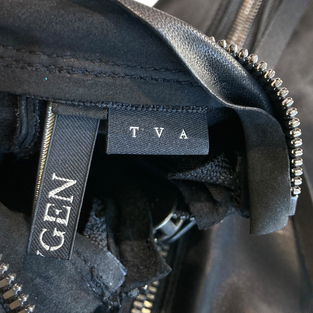 D．HYGEN×THE VIRIDI-ANNE Horse Leather Long Gloveレザーロング
