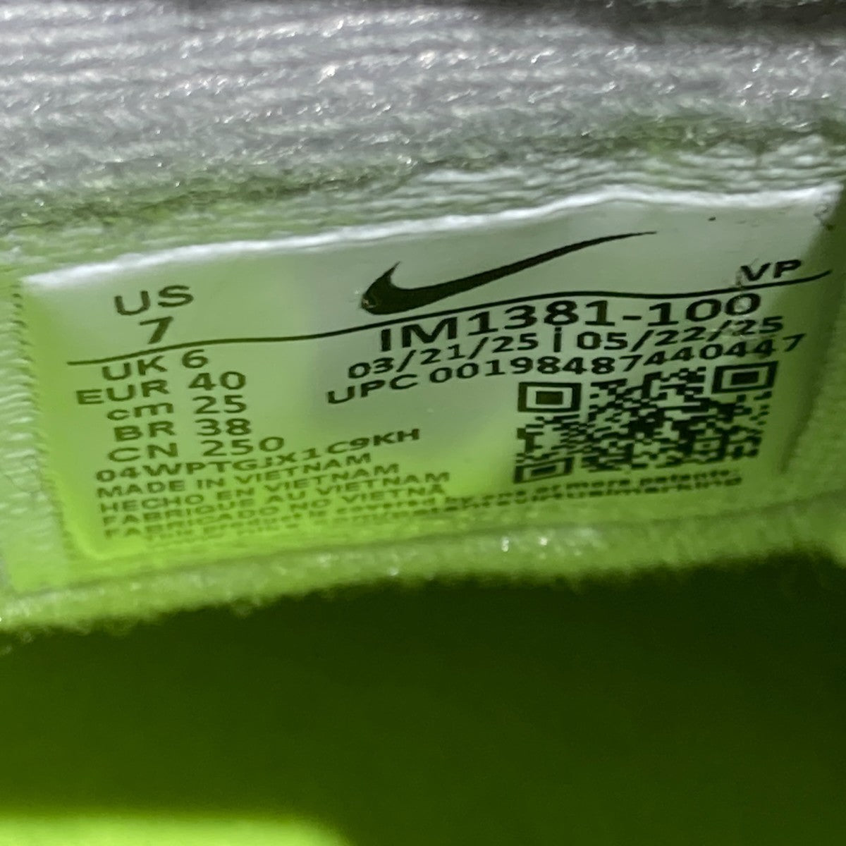NIKE×PALACE Total 90 3 White／Volt／Metallic SilverローカットスニーカーIM1381-100 古着・中古-6枚目のアイテム画像