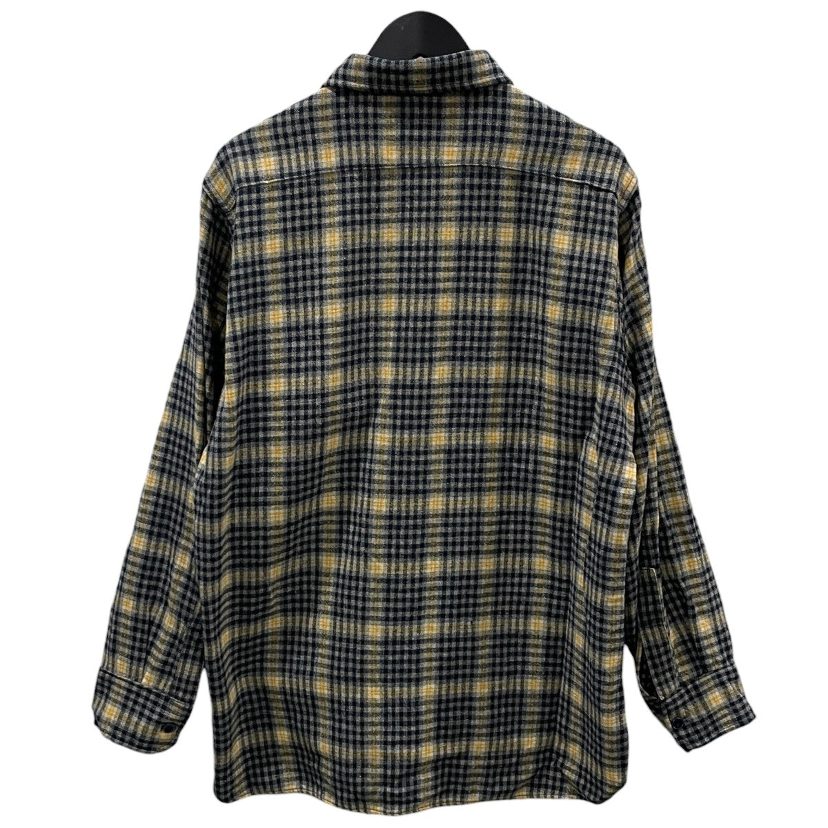 チェック柄シャツ