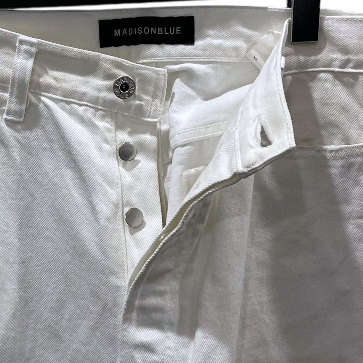 MADISON BLUE(マディソンブルー) 24AW 加工デニムパンツ CRASHED